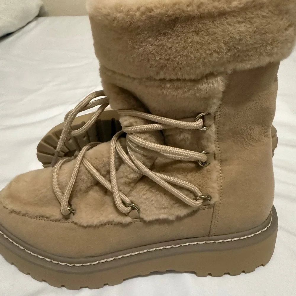 JLO Jennifer Lopez Tan Faux Fur Lined Lace Up Winter Snow Boots Lug Sole 7M 37.5